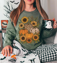 Load image into Gallery viewer, Floral pumpkin Sweatshirt
