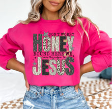 Load image into Gallery viewer, Don’t worry honey round here we leave the judgin to Jesus  Sweatshirt
